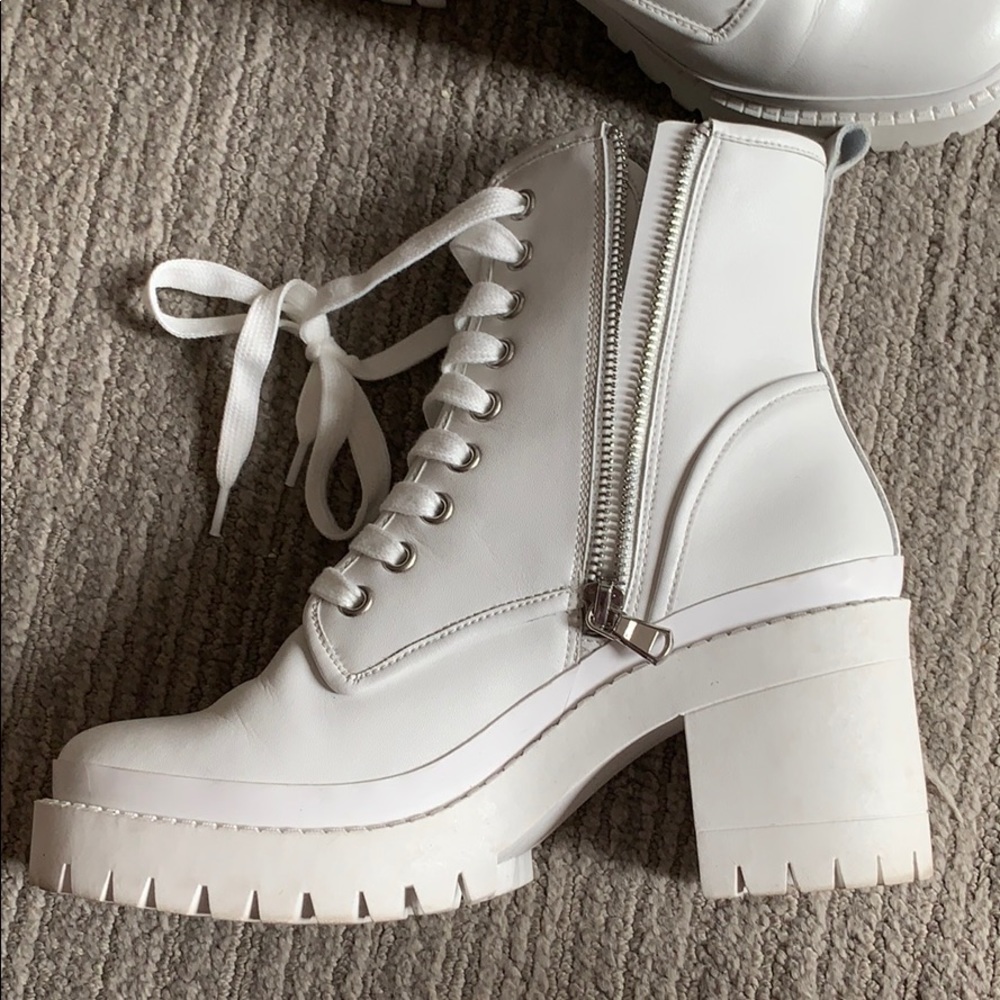 NWOT Heeled boots 🤍
